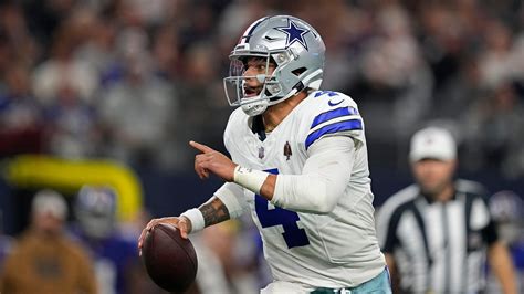 Sizzling Dak Prescott, Cowboys look to continue to build momentum against spiraling Panthers